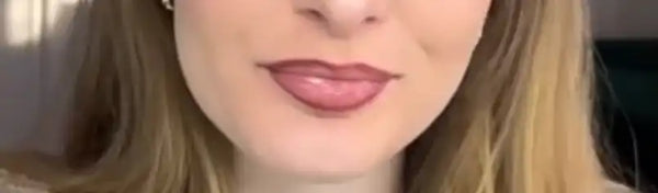 Résultat sur les lèvres d’Emma après Lip Stain Bluish, effet frais et glowy - Bymee Cosmetics