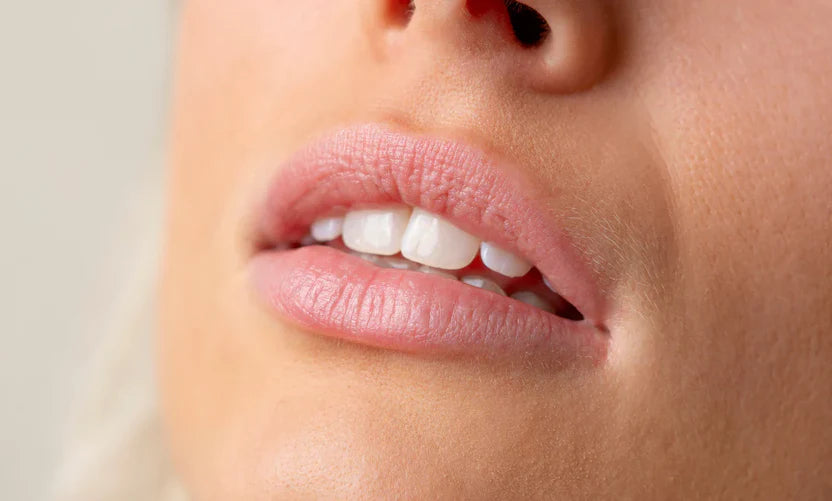 Gros plan avant repulpeur lèvres naturel